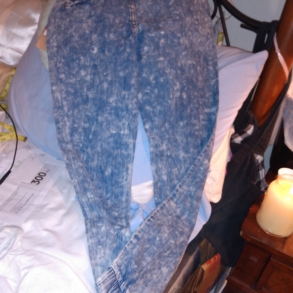 3/$12 New Jeans Acid Wash - Picture 3 of 6